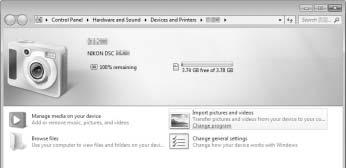 Χρήση του ViewNX 2 Αντιγραφή Φωτογραφιών στον Υπολογιστή Πριν προχωρήσετε, βεβαιωθείτε ότι έχετε εγκαταστήσει το ViewNX 2 (0 92). 1 Συνδέστε το καλώδιο USB.