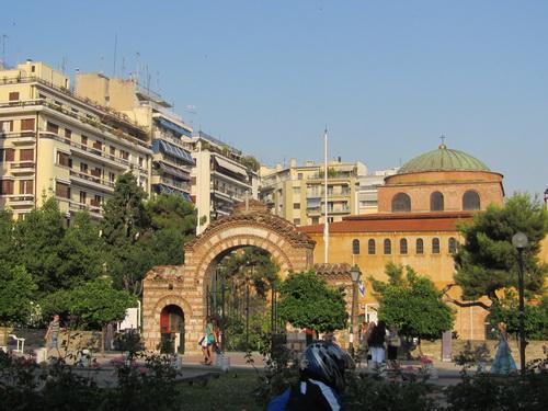 1. Σείρε: Γπηηθά ηείρε, Βνξεηνδπηηθά Σείρε, Σείρε Αθξνπφιεσο - Πχξγνο Λαπαξδά Πχιε Άλλαο Παιαηνινγίλαο Πχξγνο Σξπγνληνχ ή Άιχζεσο, Αλαηνιηθά ηείρε - Λεπθφο πχξγνο Πξνηείρηζκα, Δπηαπχξγην 2. Ρνηόληα 3.