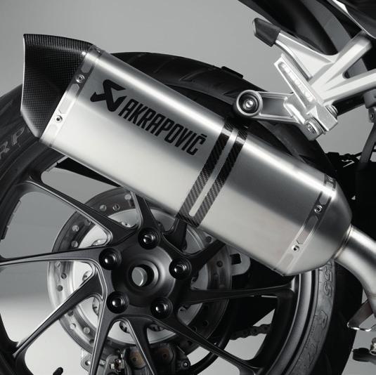 AKRAPOVIČ TITANIUM SLIP-ON EXHAUST