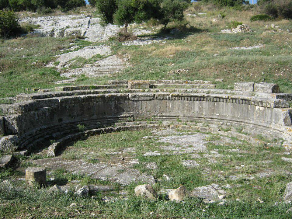 Fig. 30 Teatri i Orikut, pamje nga