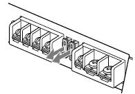 PrecauŃii Acest aparat este destinat doar pentru funcńionare cu împământare negativă 12 V c.c. FolosiŃi difuzoare cu impedanńa de 2-8 Ω (4-8 Ω când se foloseşte ca amplificator de legătură).