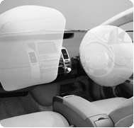 15) Din punct de vedere constructiv, perna cu aer de forma circulară este cea mai des întâlnită pe partea conducatorului auto, în timp ce pentru pasagerul de lângă şofer