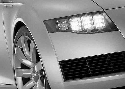 Graţie activării electronice LED-urile din luminile spate au o durată de funcţionare mai mare de 10.000 de ore. În 2008, Automotive Lighting (AL) a prezentat prima serie de faruri cu LED-uri.