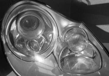 Fig.10.8.Far adaptiv cu lupă fixă la Porsche Cayenne Fig.10.9.