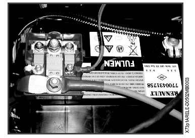 Tensiunea bateriei(fig5.10) Tensiunea bateriei este folosită de calculatorul de injecţie pentru a cunoaşte tensiunea în sistemul electric al autovehiculului.