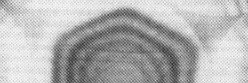Iz kutne ovisnosti raspršenja intenziteta mogu se dobiti podaci o nakupinama atoma (mikroklasterima) u uzorku, koji imaju različitu elektronsku gustoću od uzorka.