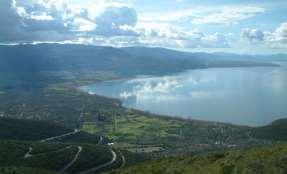Σχέδιο Διαχείρισης Κινδύνων Πλημμύρας των Λεκανών Απορροής Ποταμών του Η λίμνη Οζερός (Γαλίτσα) βρίσκεται δυτικά του ποταμού Αχελώου, περίπου στο ίδιο γεωγραφικό πλάτος με την πόλη του Αγρινίου.
