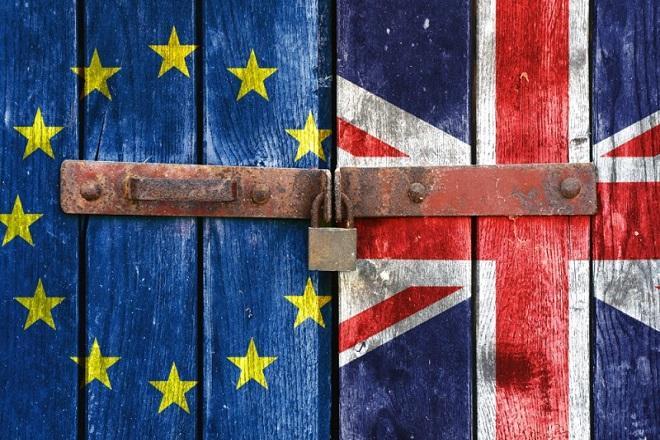Μέτωπο μεγάλων εταιρειών κατά του σκληρού Brexit Εννέα μήνες πριν από την έξοδο της Μ.