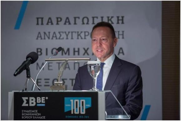 Δεν φαίνεται με βάση τα σημερινά δεδομένα να βγαίνουμε στις αγορές το 2018, άρα ή θα παραταθεί το τρέχον μνημόνιο ή θα είναι ένα τέταρτο μνημόνιο ή χρεοκοπούμε» εκτίμησε ο επικεφαλής του Γραφείου