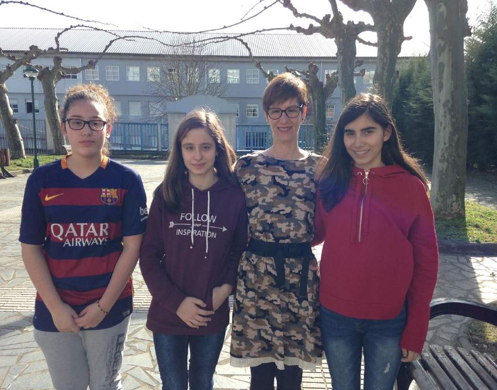A NOSA COMARCA 12 NIEVES RODRÍGUEZ PÉREZ, DEPORTISTA QUIROGUESA DE XIMNASIA RÍTMICA «O máis importante non é gañar, senón que che guste de verdade o que fas» Subcampioa de España da especialidade en