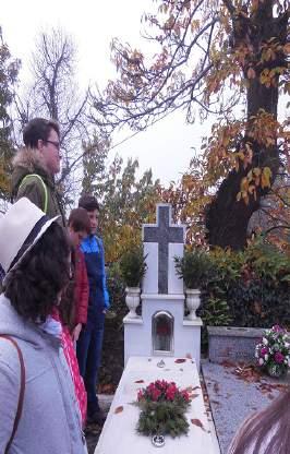 O NOSO IES 19 Un proxecto no que todo se recicla a base de usar a imaxinación "Vida de Aldea" foi creado por un veciño de San Clodio para levar a cabo diversas actividades Diante da Casa de Hortas,