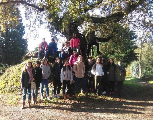 EVA TEIJEIRO Un percorrido literario polas contornas luguesas Alumnas e alumnos do IES de Quiroga tivemos a ocasión de visitar a Casa Museo de Manuel María e lembrar ao escritor recentemente falecido