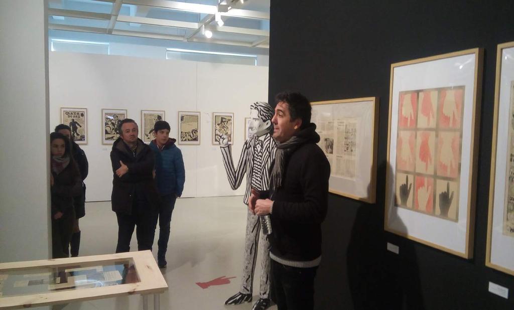 O NOSO IES 23 Manel Cráneo, autor galego de banda deseñada, exercendo de guía na nosa visita á BDG70.