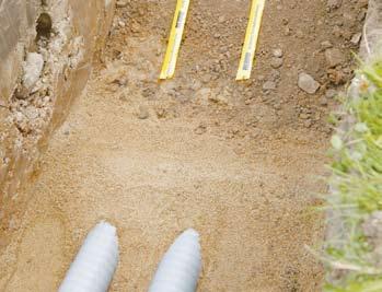 23 Minimálne polomery ohybu RAUVITHERM Minimálny polomer ohybu R pri teplote plášťa rúry 10 C Pri teplotách okolo bodu mrazu sa zhoršuje ohybnosť rúr.