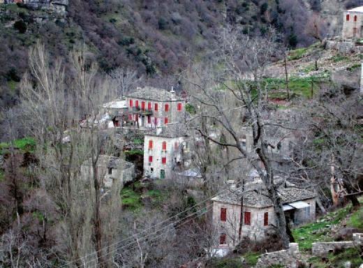 3. Παρατήρησε τις φωτογραφίες από δύο περιοχές της χώρας μας και διάβασε τα κείμενα που τις συνοδεύουν. Οι Καλαρίτες στην Ήπειρο.