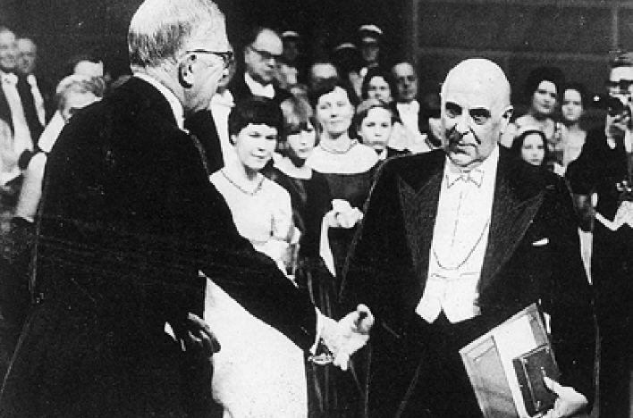 Γιώργος Σεφέρης Σμύρνη 1900 - Αθήνα 1970 Εργάστηκε σε προξενεία πολλών χωρών του