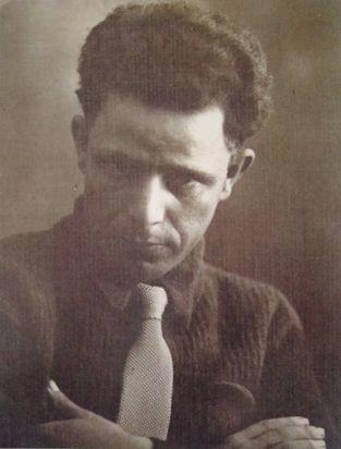 Φώτης Κόντογλου Αϊβαλί 1895 Αθήνα 1965 Ασχολήθηκε με την αγιογραφία και την λογοτεχνία Το πρώτο του έργο ήταν το βιβλίο «Πέντρο Κάζας» το 1919.
