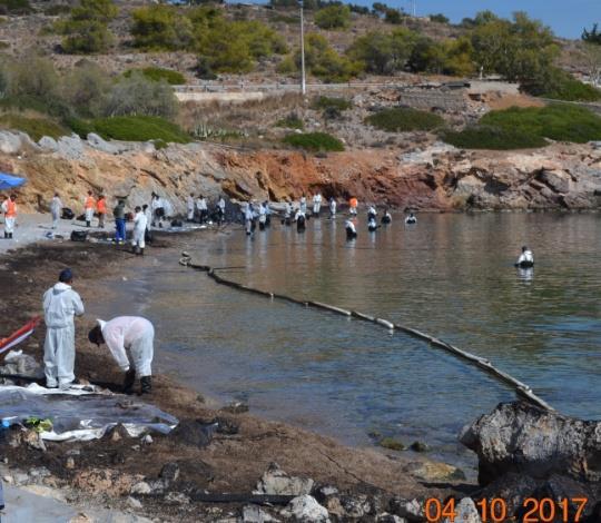 ΕΠΙΘΕΩΡΗΣΗ ΠΕΡΙΒΑΛΛΟΝΤΟΣ εγκαταστάσεις της ιδιωτικής εταιρείας στον Ασπρόπυργο Αττικής που παρέλαβε και ανέλαβε τη διαχείριση των αποβλήτων από τις εργασίες απορρύπανσης του