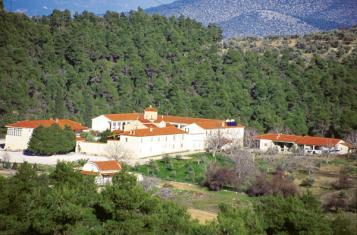 ΚΡΑΣΗΗ ΜΣ16055 Ημερήςια Εκδρομή ΜΟΝΗ ΦΑΝΕΡΩΜΕΝΗ ΧΙΛΙΟΜΟΔΙΟΤ ΠΑΡΑΛΙΑ ΛΟΤΣΡΩΝ ΩΡΑΙΑ