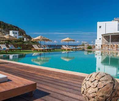 αφορούν 2 ενήλικες και 2 παιδιά έως 12 ετών συνολικά Τα δείπνα προσφέρονται στο ξενοδοχείο «Naxos Palace» κατόπιν συνεννόησης Golden Milos Beach 4* Μήλος Το Golden Milos βρίσκεται στην αμμώδη παραλία