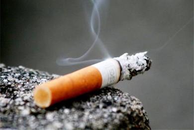 Ορισμός Καπνίσματος Το κάπνισμα είναι μία συνήθεια, που ξαφνιάζει και