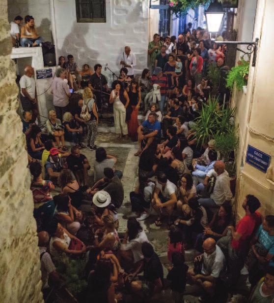 Κάθε χρόνο, οι συμμετέχοντες του φεστιβάλ επωφελούνται από τις προσφορές στα ακτοπλοϊκά εισιτήρια, που μας προσφέρει η Blue Star Ferries.