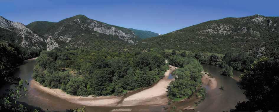 ΕΚ ΡΟΜΗ ΣΤΑ ΣΤΕΝΑ ΤΟΥ ΝΕΣΤΟΥ Το ημερολόγιο που κρατάτε στα χέρια σας, και που θα σας συντροφεύει όλο το 2014, είναι, για δύο λόγους, αφιερωμένο όχι στα ΣΤΕΝΑ ΤΟΥ ΝΕΣΤΟΥ, αλλά στην ΕΚ ΡΟΜΗ που