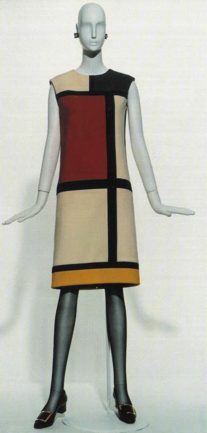 Εικ. 12 Δημιουργίες του YSL & Courreges αντίστοιχα. Εικ.