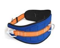 un inel dorsal pentru accesorii, în partea din spate. Este disponibilă în două marimi: M- XL şi XXL.