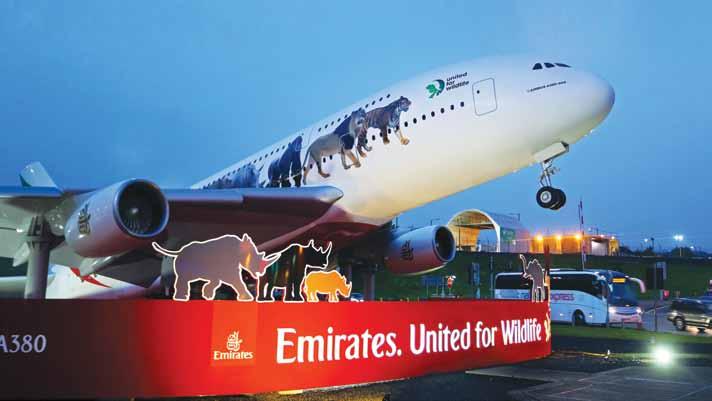سوق البيئة مجسم عمالق لطائرة A380 يف لندن يحمل شعار الحملة مجس م الطاءرة على الدو ار الموءدي ا لى مطار هيثرو طيران اإلمارات تكافح التجارة غير املشروعة باألحياء البرية عززت «طيران الا مارات» جهودها