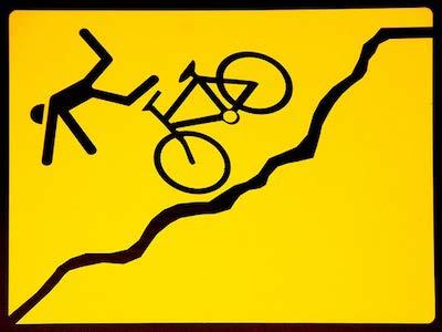 Perils of Linked Lists With linked lists, we are in charge of memory management, and we may introduce cycles: >>> L = Linked_list() >>> L.