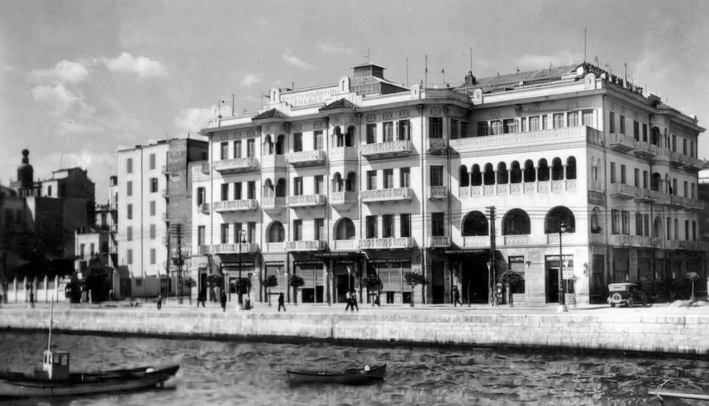 Το ξενοδοχείο Mediterranean Palace στη λεωφόρο Νίκης τη δεκαετία του 1930.