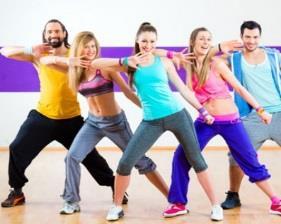Ενήλικες Ελάχιστος Αριθμός Συμμετοχών: 15 άτομα SOLO SALSA FITNESS Ένα fully energetic χορευτικό πρόγραμμα που