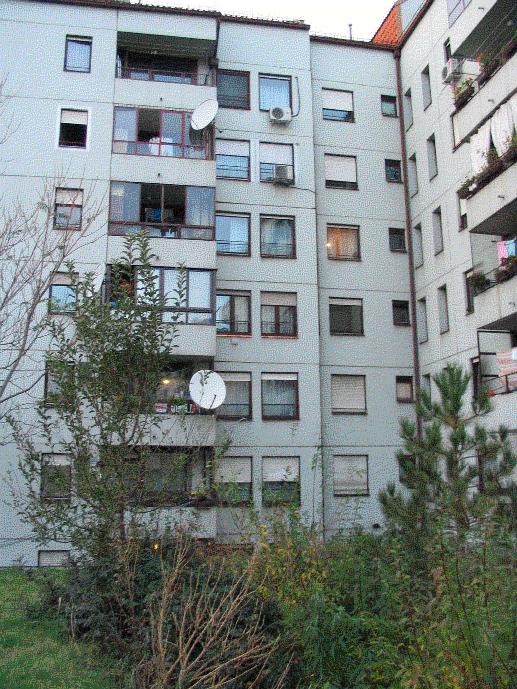 Izlazno zračenje koje potiče od objekta umanjeno je zbog slabljenja pri prolasku kroz atmosferu. Kako je za ispitivanje bitna samo energija emitovanja od objekta potrebna je kompenzacija.