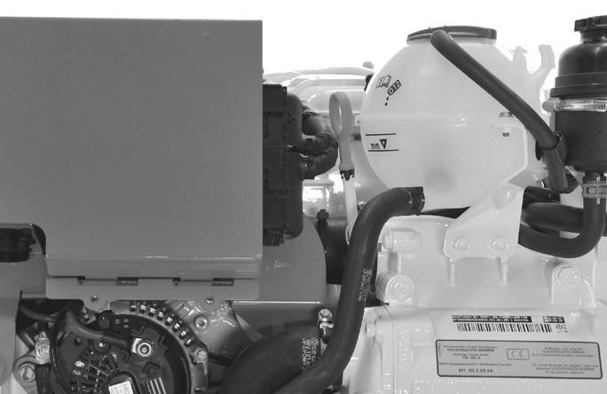 Επιθεωρήστε και καθαρίστε το σώμα του intercooler του στροβιλοσυμπιεστή εάν χρειάζεται. Κάθε 1000 ώρες χρήσης ή κάθε 5 χρόνια, όποιο από τα δύο συμβεί πρώτα Καθαρίστε τη δεξαμενή καυσίμου.