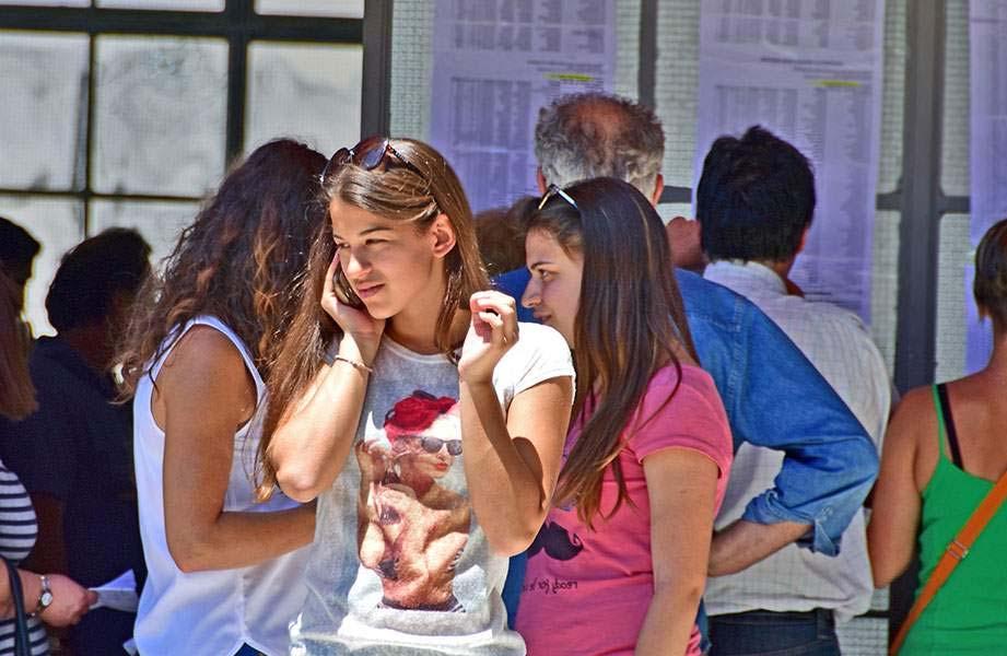 12 ATTIKO BHMA επικαιρότητα Με το μάθημα της Νεοελληνικής Γλώσσας Γενικής Παιδείας Εναρκτήριο λάκτισμα Πανελλαδι Συνέχεια από την πρώτη σελίδα Εξ αυτών, η μεγαλύτερη κατηγορία υποψηφίων είναι των