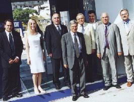 20 ÉÏÕËÉÏÓ - ÄÅÊÅÌÂÑÉÏÓ 2002 Ç ÏéêïíïìéêÞ êáé ÊïéíùíéêÞ