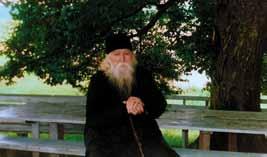 Iubiți frați și surori, La fel ca și pe femeile mironosițe și mai apoi pe Apostoli, Hristos ne cheamă prin Îngerii de lumină păzitori ai Mormântului dătător de viață, să nu ne mai căutăm viața