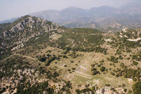 Το θέατρο της αρχαίας Κασσώπης στην Πρέβεζα 13 Η αρχαία Κασσώπη Οι Κασσωπαίοι ίδρυσαν με συνοικισμό μικρότερων ατείχιστων κωμών, την περίοδο μεταξύ 380 και 360 π.χ., την Κασσώπη σε ένα οροπέδιο με μέσο υψόμετρο 550μ.