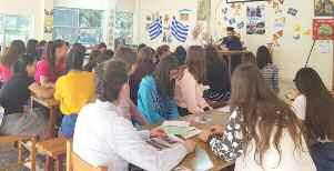 με επικεφαλής την Αρχηγό δεσποινίδα Θωμαή Βαΐτση.