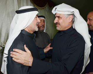 عادل الدمخي مستقبال مهنئيه دعا خالل حفل استقبال الناخبني رئيس الوزراء حلكومة يراعي فيها اختيارات الشعب الدمخي ل»األنباء«: سأظل مستقال ولن أنضم أكد