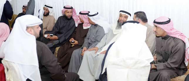 وبنين ان هناك أحداثا كبيرة حتدث في املنطقة ودول اجلوار وتنعكس علينا داخليا وثبت بكل وضوح ان احلكومة فشلت فشال ذريعا في اجلانب األمني الذي حتول من سيئ