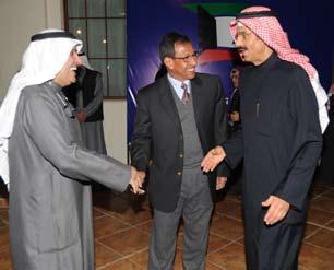 املواطنني كما أشار إلى أهمية أن تعي السلطة التنفيذية املقبلة ضرورة تطبيق القانون»حدس«: دعوة جميع القوى السياسية على اجلميع دون محاباة أو محسوبية وذلك