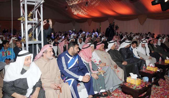 انتخابات مجلس االمة في مقره االنتخابي بالعديلية اول من امس. وكان ابرز احلاضرين لتهنئة الدالل بفوزه في االنتخابات وزير االعالم الشيخ حمد جابر العلي والنائب د.