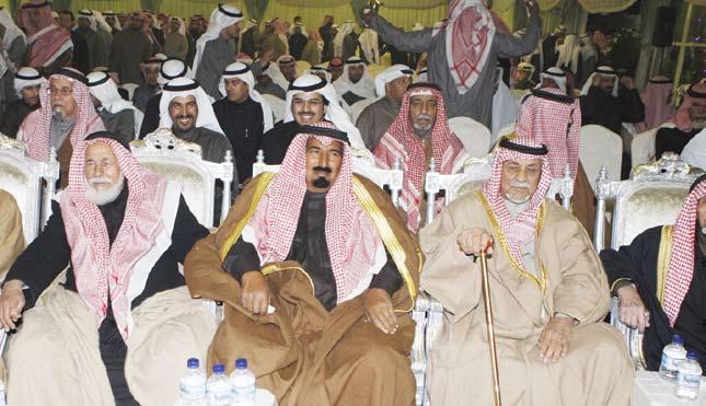باستخدام حق النقض )الڤيتو( في مجلس األمن ملنع ادانة اجلرائم املنكرة التي يرتكبها نظام بشار في سورية ضد االبرياء من ابناء ونساء واطفال الشعب السوري هذا الشعب