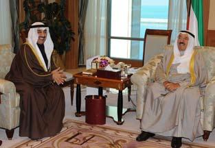 وفي هذا اإلطار توالى احلراك السياسي على مستوى النواب والكتل النيابية استعدادا لدور االنعقاد العادي األول من الفصل التشريعي الرابع عشر ملجلس األمة حيث ستحسم جلسة االفتتاح مناصب هيئة مكتب املجلس وعضوية