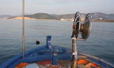 είναι μοναχικό ζώο και ζει μέσα σε φωλιές. Τα κουτιά έτσι όπως είναι κατασκευασμένα, προσφέρουν την ιδανική φωλιά για τα χταπόδια.