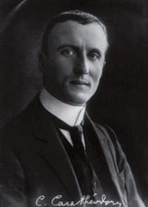 αφιέρωμα Κωνσταντίνος Καραθεοδωρή (1873-1950) «Κύριοι, λυπάμαι που σας βλέπω έτοιμους να φύγετε, χωρίς να μου υποβάλετε την ουσιαστικότερη ίσως ερώτηση.
