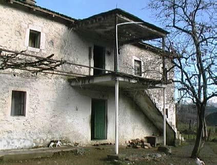 Kështu rreth 40 ish rekrutë kosovarë të stërvitur në rrethin e Matit, për pjesëmarrje në formacionet ushtarake të UÇK-së për çlirimin e Kosovës nga pushtuesit serbomëdhenj, janë rikthyer gjatë këtyre