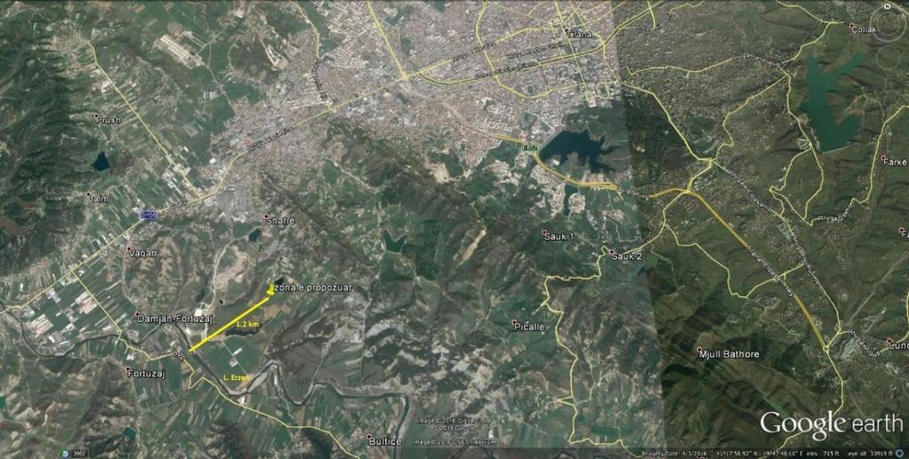 1km Damjan Fortuzaj 1.8km Figura 8 Distancat nga qëndrat e banuara 2.4.